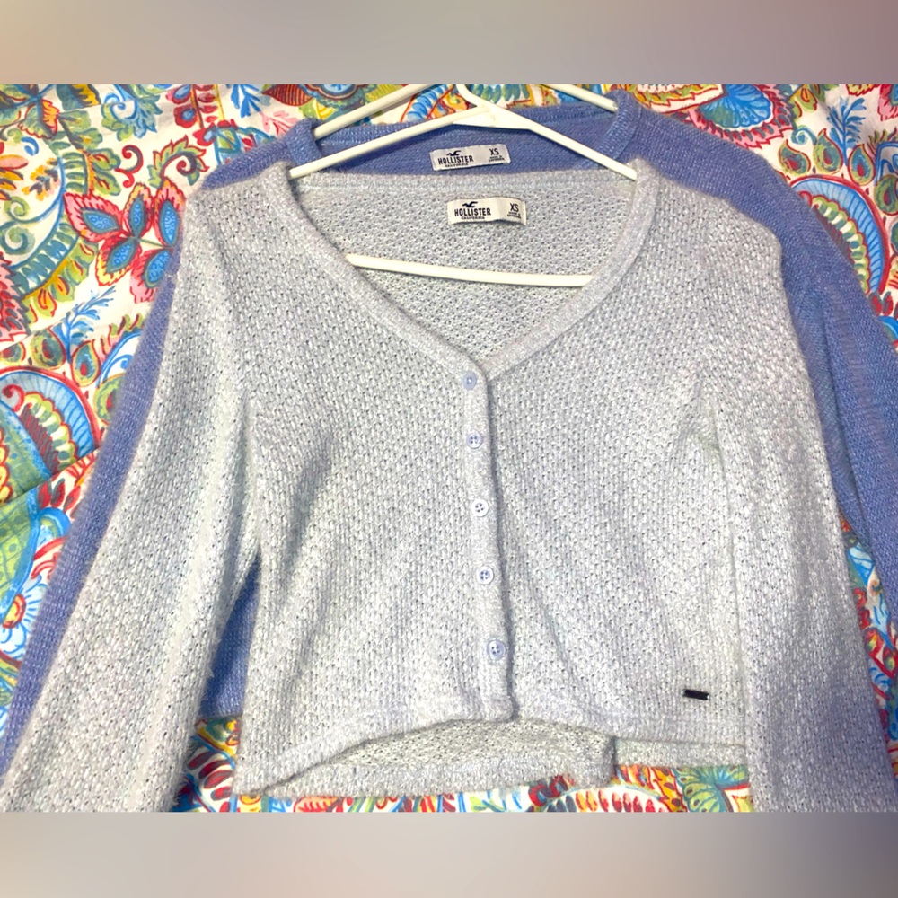 WOMANS CROP HOLLISTER TOP LONG SLEEVE XS